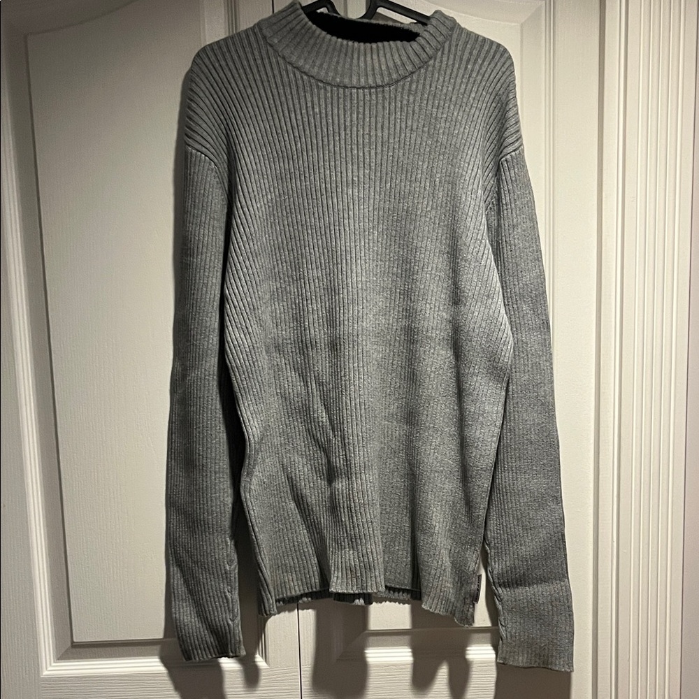 DKNY Men's Light Gray Crewneck Sweater in size M